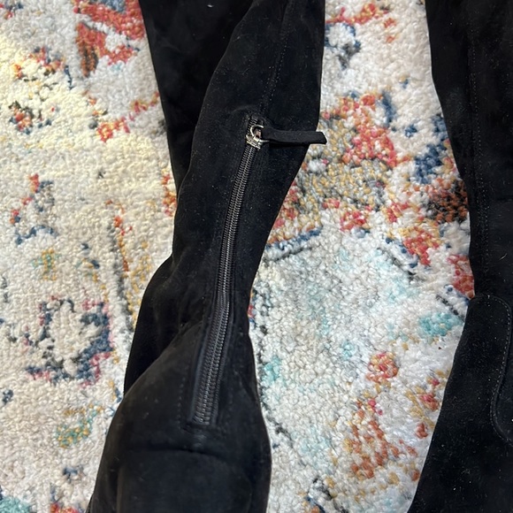 Black over the knee boots with silver zipper - Picture 4 of 4